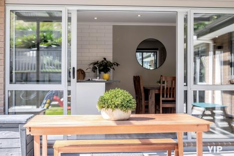 Photo of property in 21 Bickerton Rise, Churton Park, Wellington, 6037