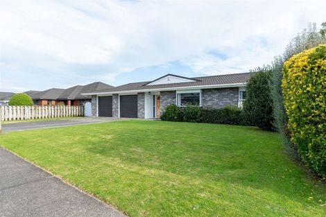 Photo of property in 16 Easton Way, Levin, 5510