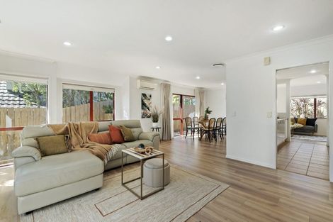 Photo of property in 5 Fearnley Grove, Albany, Auckland, 0632