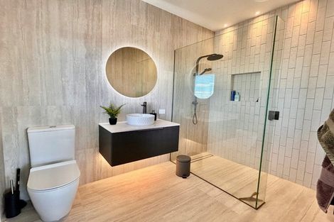 Photo of property in 93 Oak Road, Poraiti, Napier, 4112