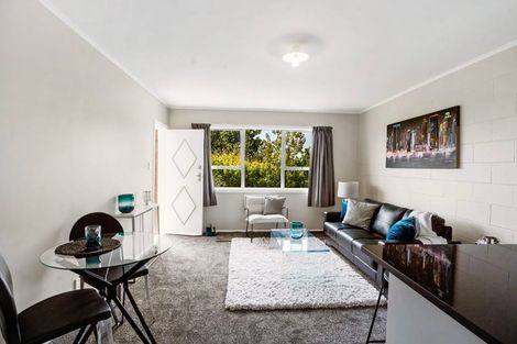 Photo of property in 3/68 Rua Road, Glen Eden, Auckland, 0602