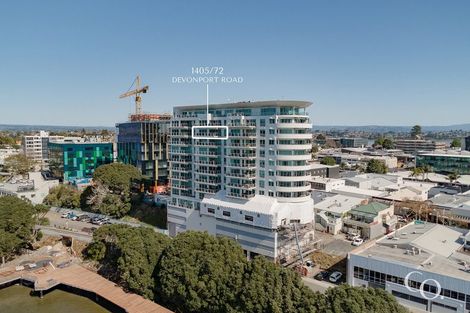 Photo of property in 72 Devonport Road, Tauranga, 3110