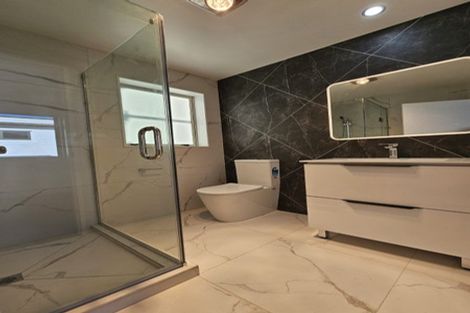 Photo of property in 12f Minaret Drive, Bucklands Beach, Auckland, 2014