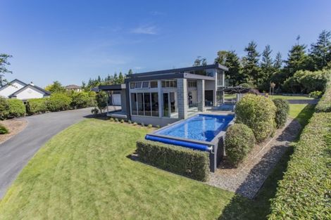 Photo of property in 70 Oakgrove Drive, Rangiora, 7400