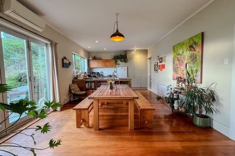 Photo of property in 1 Hungerford Road, Lyall Bay, Wellington, 6022