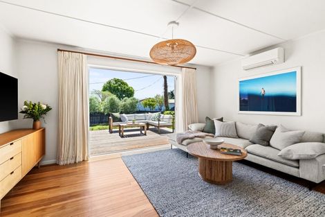 Photo of property in 12 Nimon Street, Havelock North, 4130