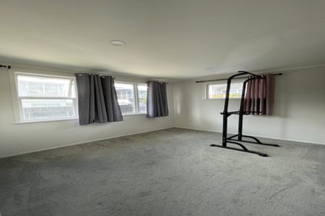 Photo of property in 31 Dawnhaven Drive, Te Atatu Peninsula, Auckland, 0610
