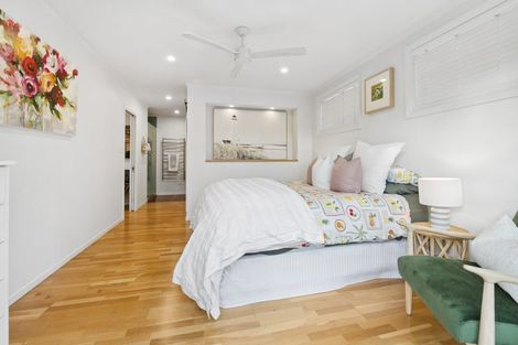 Photo of property in 70 Selwyn Crescent, Forrest Hill, Auckland, 0620