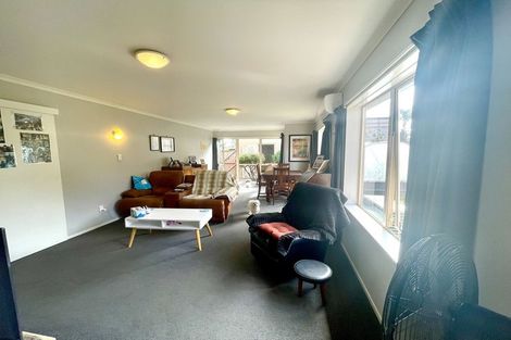 Photo of property in 2/28 Third Avenue, Tauranga, 3110