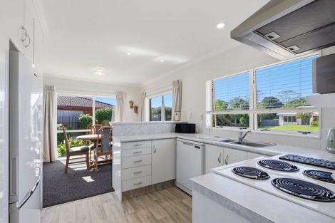 Photo of property in 30 Russley Drive, Mount Maunganui, 3116