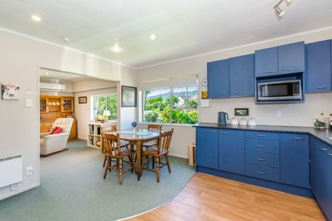 Photo of property in 7 Nimmo Avenue, Waikanae, 5036