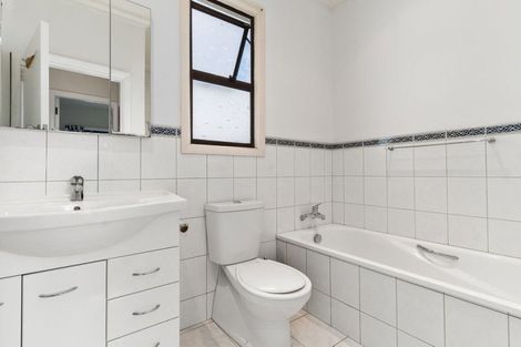 Photo of property in 4 Mckenzie Terrace, Carterton, 5713