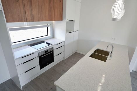 Photo of property in 7/19 Kingdale Road, Henderson, Auckland, 0610