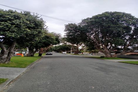 Photo of property in 44 Saint Ronans Avenue, Waterloo, Lower Hutt, 5011