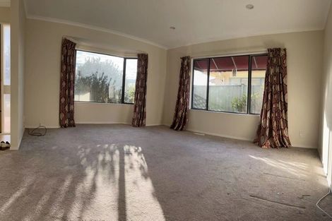 Photo of property in 16 Middlefield Drive, East Tamaki Heights, Auckland, 2016