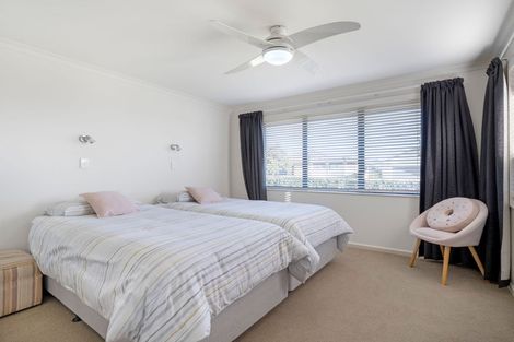 Photo of property in 6 Golden Courie Close, Papamoa Beach, Papamoa, 3118