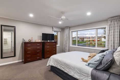 Photo of property in 3 Silicon Way, Fitzherbert, Palmerston North, 4410