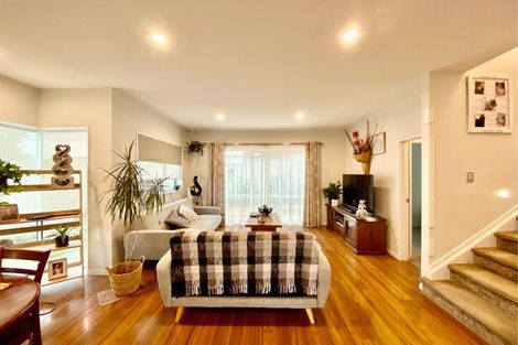 Photo of property in 27 Kereru Rise, Papakura, 2110