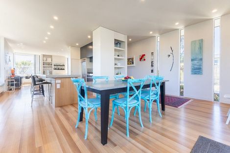 Photo of property in 4 Frances Street, Waikanae Beach, Waikanae, 5036
