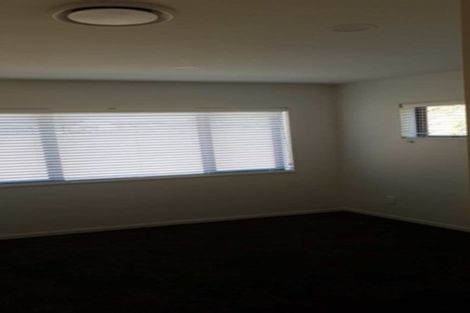 Photo of property in 117 Karepiro Drive, Stanmore Bay, Whangaparaoa, 0932