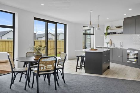 Photo of property in 2/1 Hebe Lane, Northwood, 8051