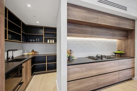 Photo of property in 9 Ridgelea Road, Long Bay, 0792