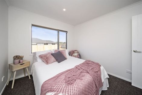 Photo of property in 7 Mercade Close, Stratford, 4332