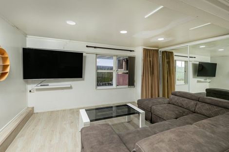 Photo of property in 250 Don Buck Road, Massey, Auckland, 0614