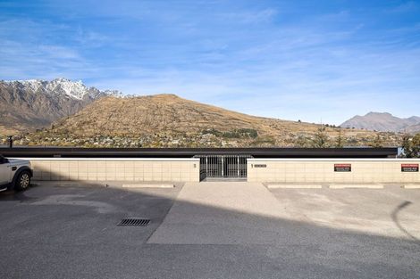 Photo of property in 11 Highlands Close, Queenstown, 9300