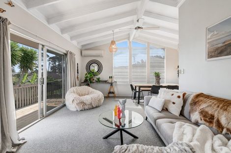 Photo of property in 12 Makiri Street, Helensville, 0800