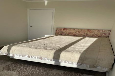 Photo of property in 47 Greenslade Crescent, Northcote, Auckland, 0627