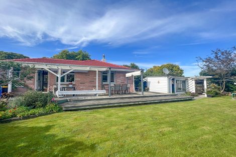 Photo of property in 1 Hughan Place, Carterton, 5713