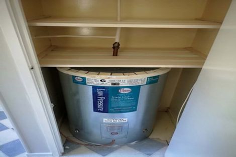 Photo of property in 90 Kemp Road, Massey, Auckland, 0614