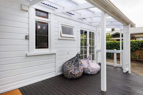 Photo of property in 294 Grey Street, Palmerston North, 4414