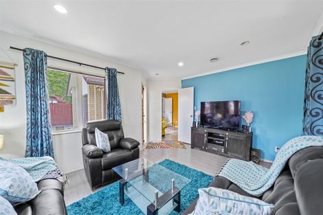 Photo of property in 4 Duckworth Road, Papakura, 2110