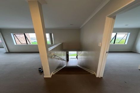 Photo of property in 77 Naylors Drive, Mangere, Auckland, 2022