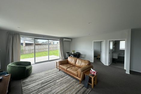 Photo of property in 18 Kawariki Road, Helensville, 0800