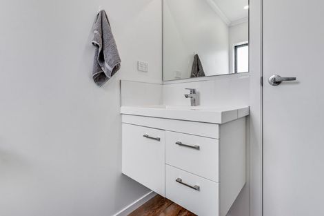 Photo of property in 28u2 Mckay Drive, Temple View, Hamilton, 3218