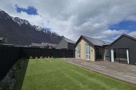 Photo of property in 20 Barn Road, Jacks Point, 9371