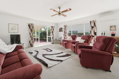 Photo of property in 10 Evansbel Place, Papamoa Beach, Papamoa, 3118