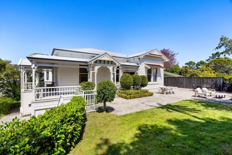 Photo of property in 6 Thompson Road, Bluff Hill, Napier, 4110