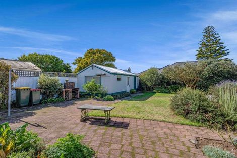 Photo of property in 125 Seaview Road, Westown, New Plymouth, 4310