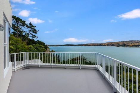 Photo of property in 28 Molyneux Close, Whitby, Porirua, 5024