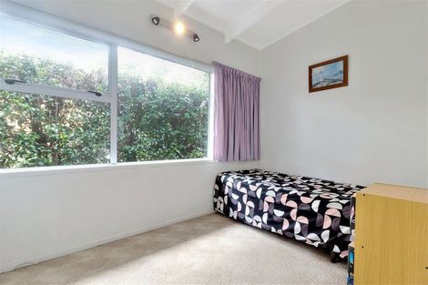 Photo of property in 6 Alwyn Avenue, Te Atatu South, Auckland, 0610