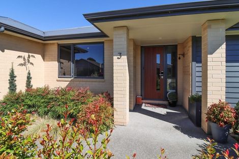 Photo of property in 3 Hereford Drive, Carterton, 5713