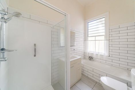 Photo of property in 36 The Parade, Island Bay, Wellington, 6023