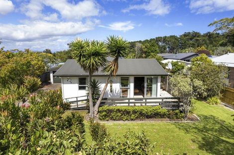 Photo of property in 6 Cousins Avenue East, Foxton Beach, Foxton, 4815