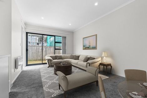 Photo of property in 28 Lili Chen Way, Mangere Bridge, Auckland, 2022