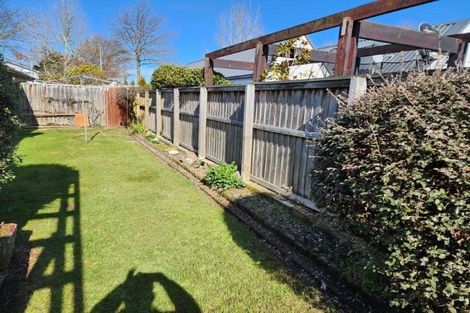 Photo of property in 1 Guinness Crescent, Ilam, Christchurch, 8041