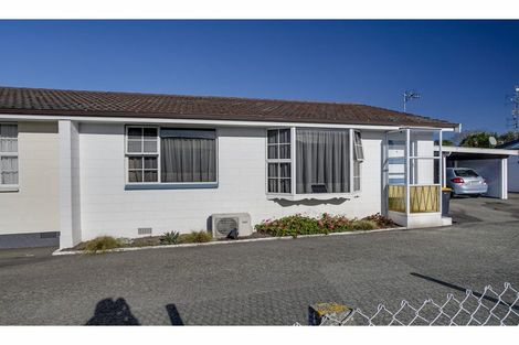 Photo of property in 2/90 Avenue Road, West End, Timaru, 7910